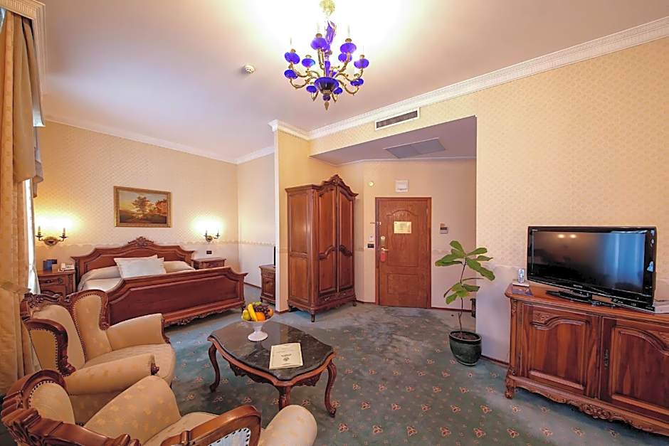 Grand Hotel London