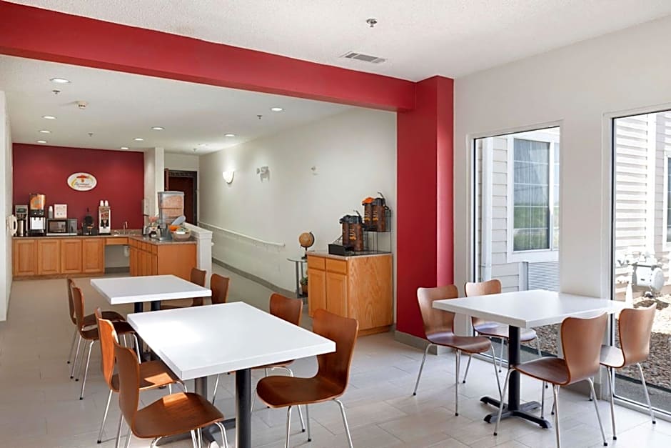 Super 8 by Wyndham Garland/Rowlett/East Dallas Area