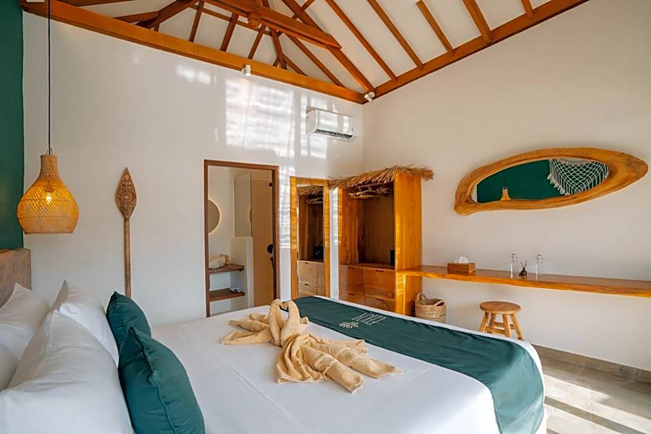 EHOA NYANYI BEACH Boutique Hotel - In front of entrance to NUANU