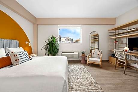 3 Bedroom Apartment With Balcony