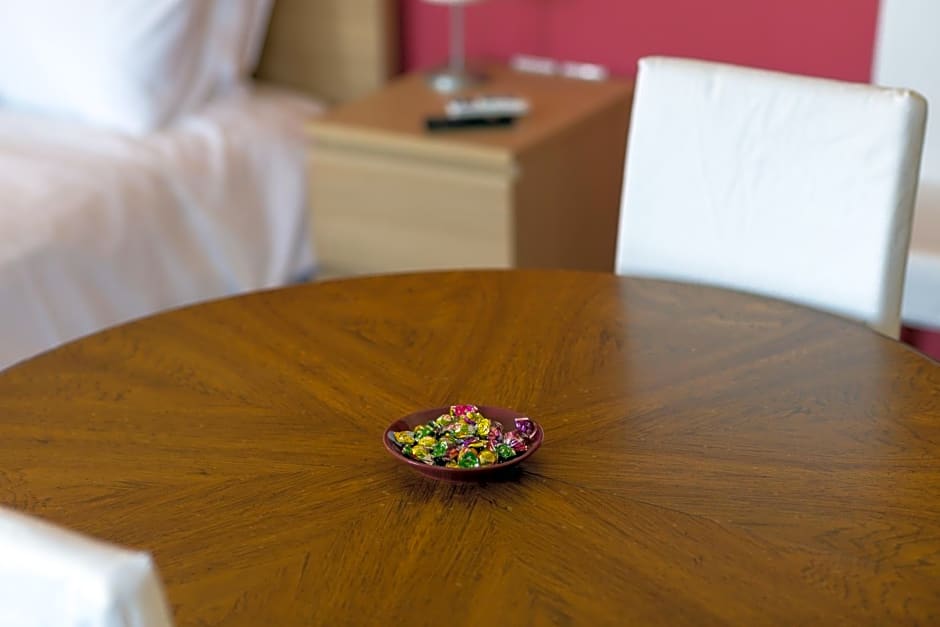 CHROMA Lodge Pikermi