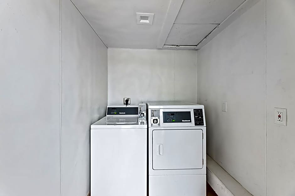 Days Inn by Wyndham McKinney