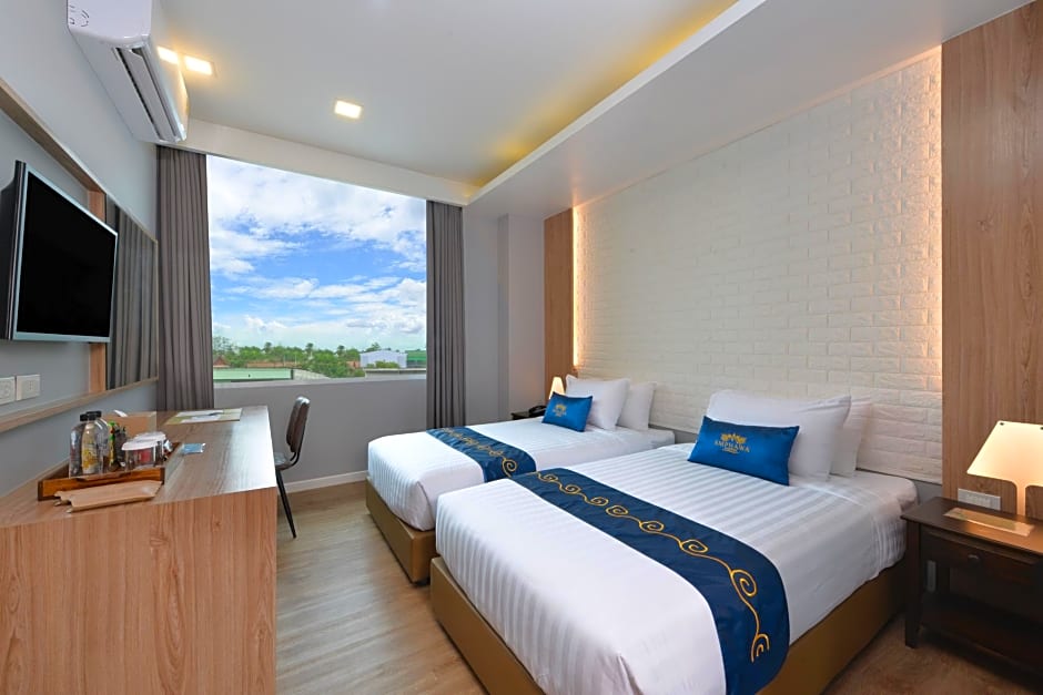 Amphawa Riverfront Hotel