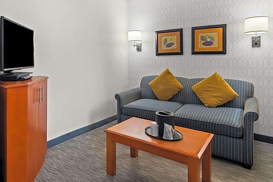 Best Western Plus Langley Inn