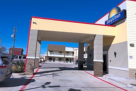 Days Inn by Wyndham Freeport