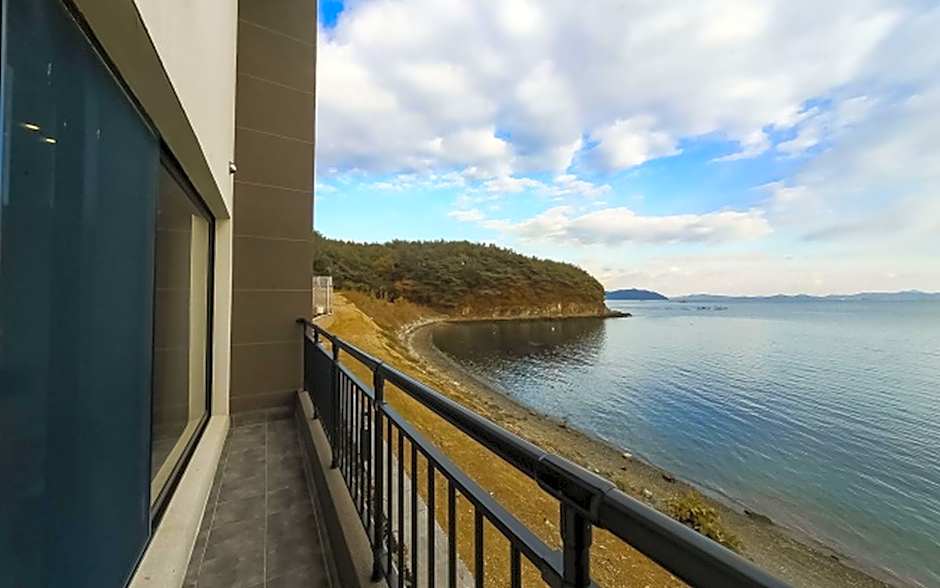 Gyeongnam goseong Hotel With7