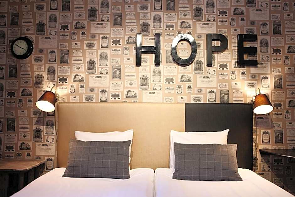 Corner Hotel