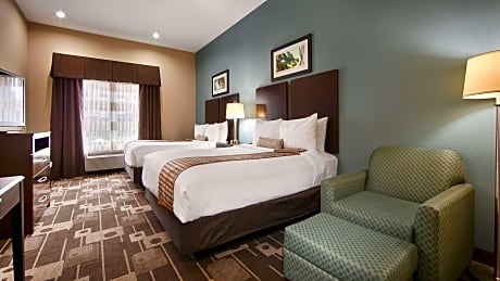 1 King Bed Mobility Accessible With Bathtub