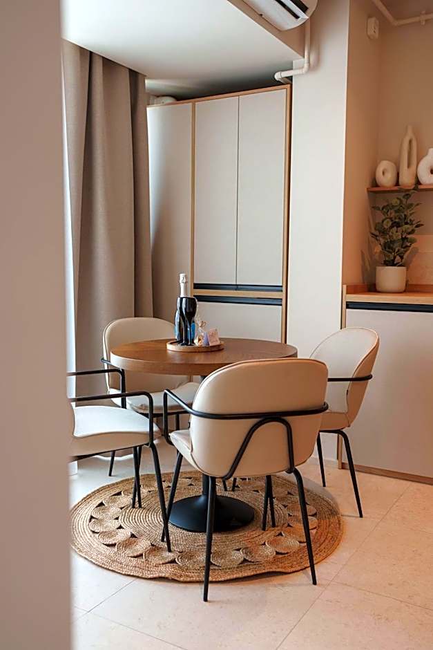 Alezzi Infinity Aparthotel & Spa