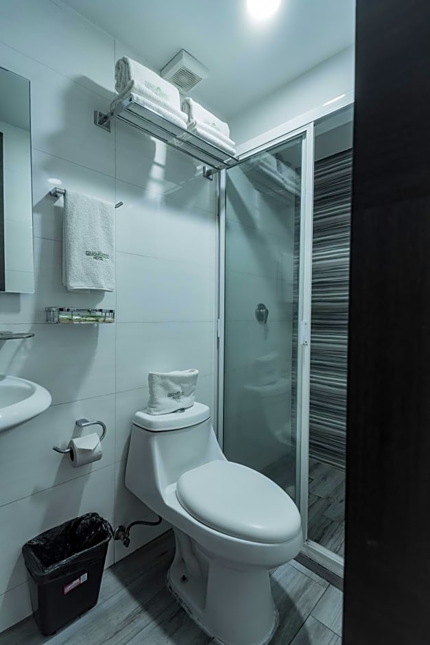 HOTEL LEMON GREEN -Zona Expo Frente al Centro de Convenciones