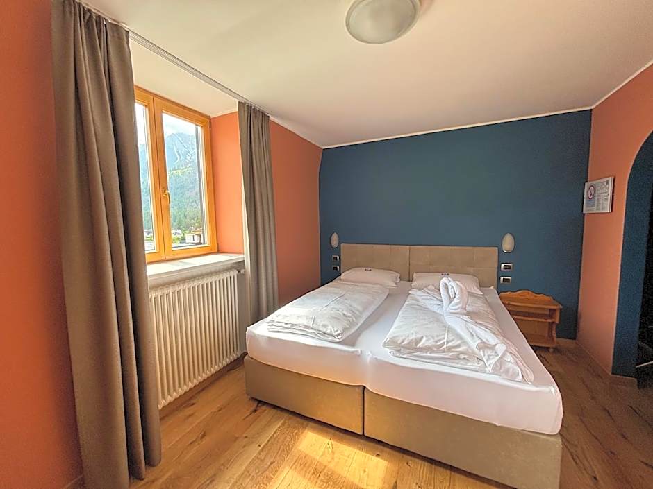 Photo 1 of 4 of Double Room