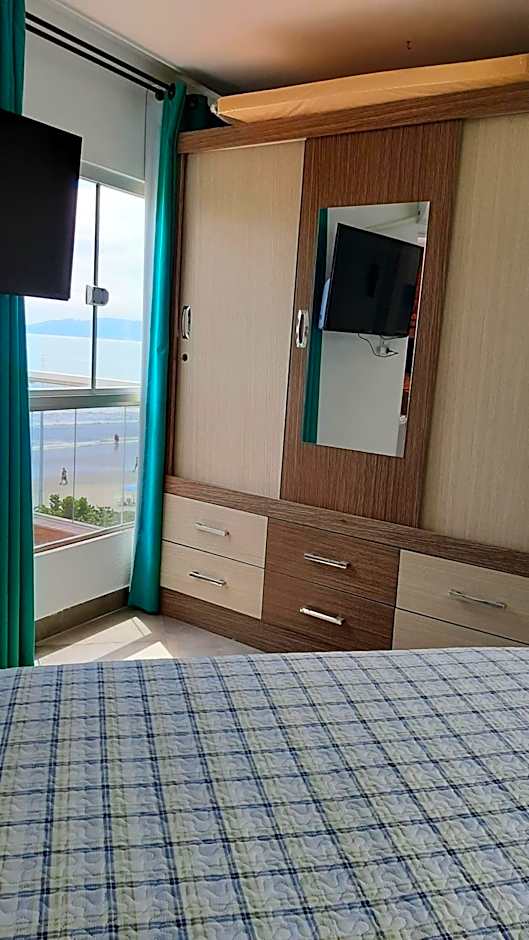 Itapema-Meia Praia- 3 quartos - Frente Mar!