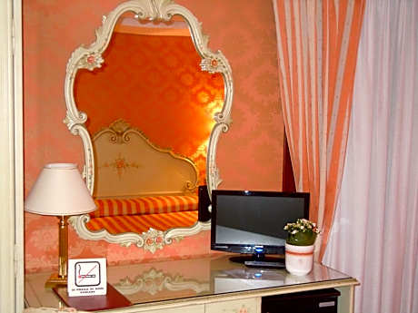 Twin Room with Private Bathroom