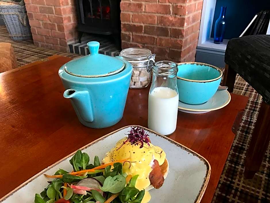 Strawberry Bank Hotel, NEC