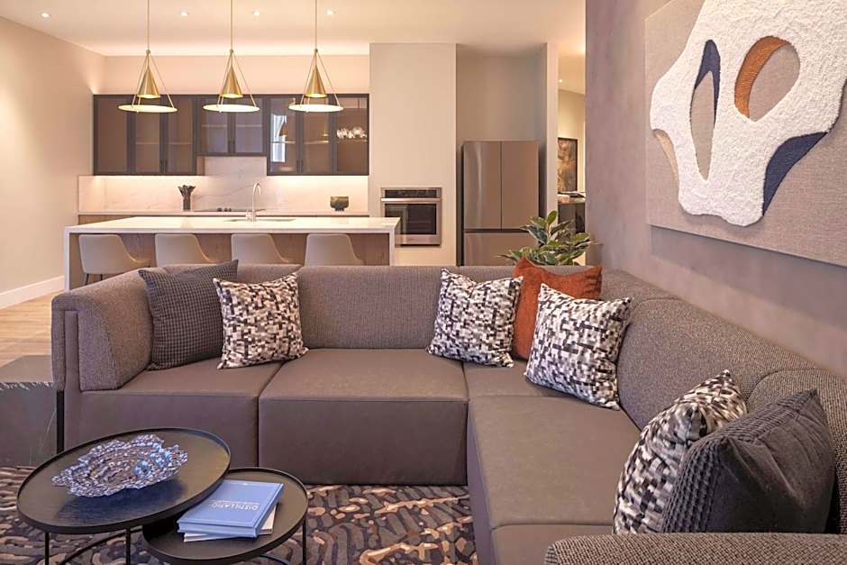 Caesars Republic Scottsdale, a Hilton Hotel