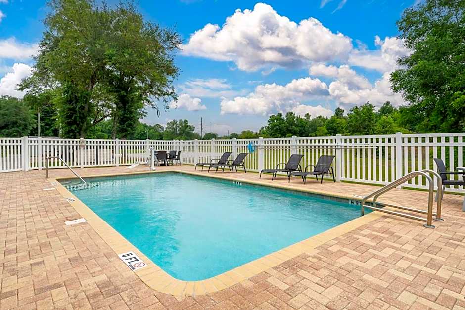 Microtel Inn & Suites By Wyndham Brooksville