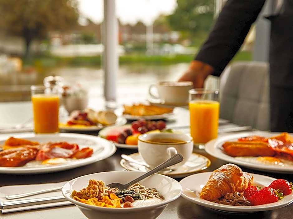 Sunday London Staines-upon-Thames Heathrow T5