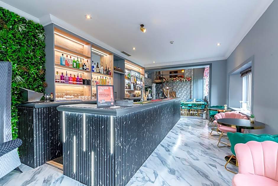 Winchester Wessex Hotel by Sunday