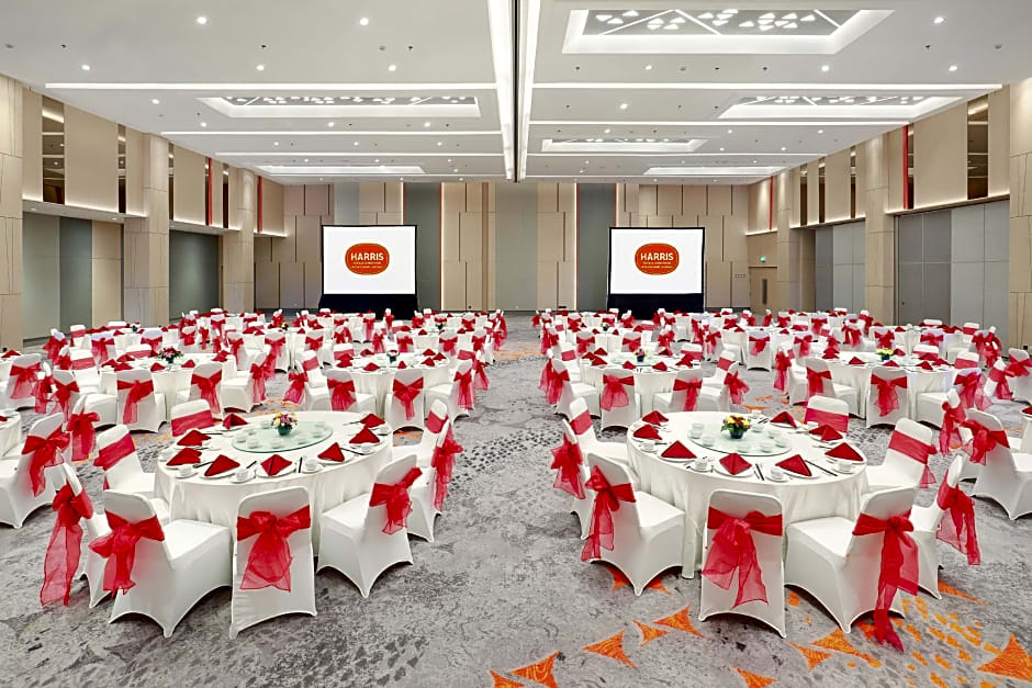 HARRIS Hotel & Conventions Bundaran Satelit Surabaya