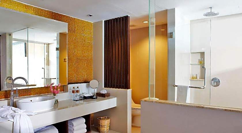 Sareeraya Villas & Suites