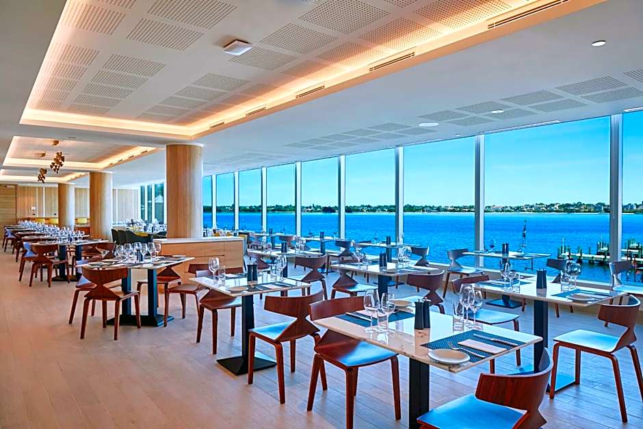 DoubleTree By Hilton Perth Waterfront