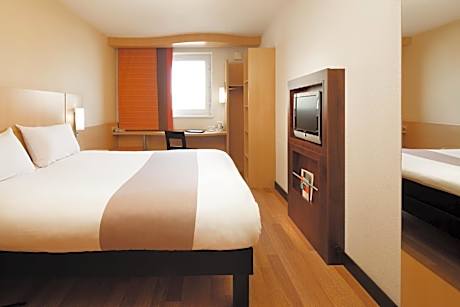 Standard Room with 1 Double Bed