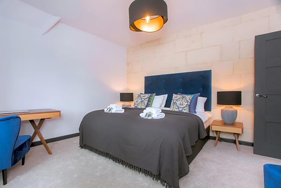 Locksbrook Lodge - Hot Tub - Spacious Outdoor Space