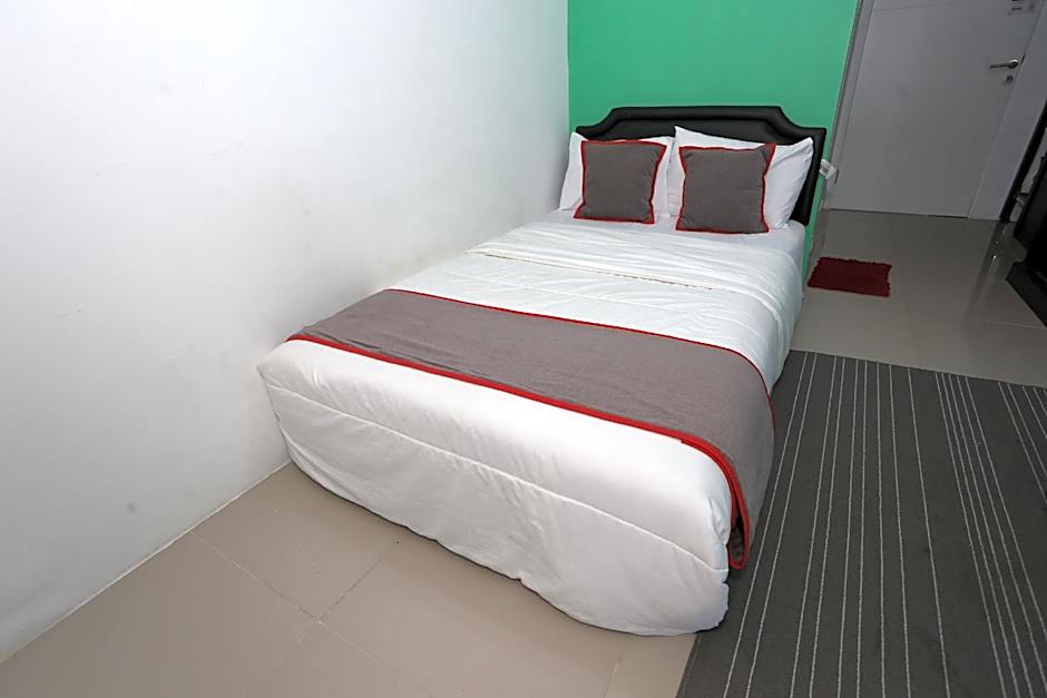 Collection O 93750 Luxury Rooms @ Urbantown Serpong