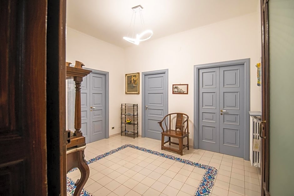 Qu4ttro I D'Angleterre Guest House