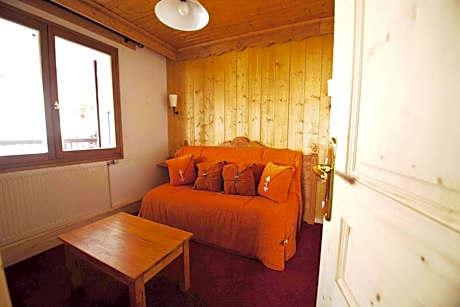 Standard Double Suite (2 adults + 2 children)