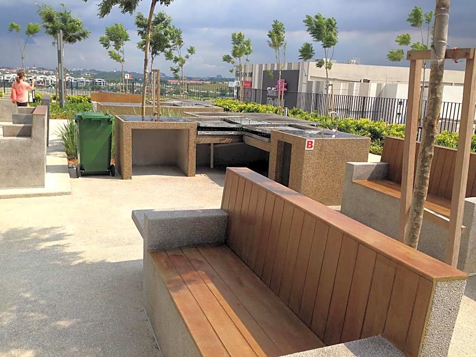 De Houz Guesthouse @ Setia Alam Trefoil