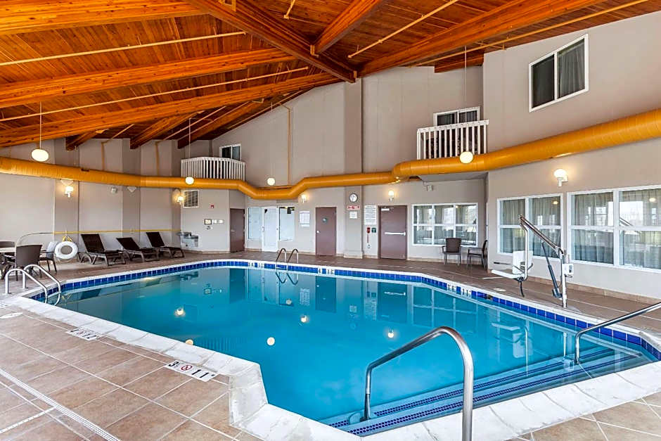 Comfort Inn & Suites Near University of Wyoming