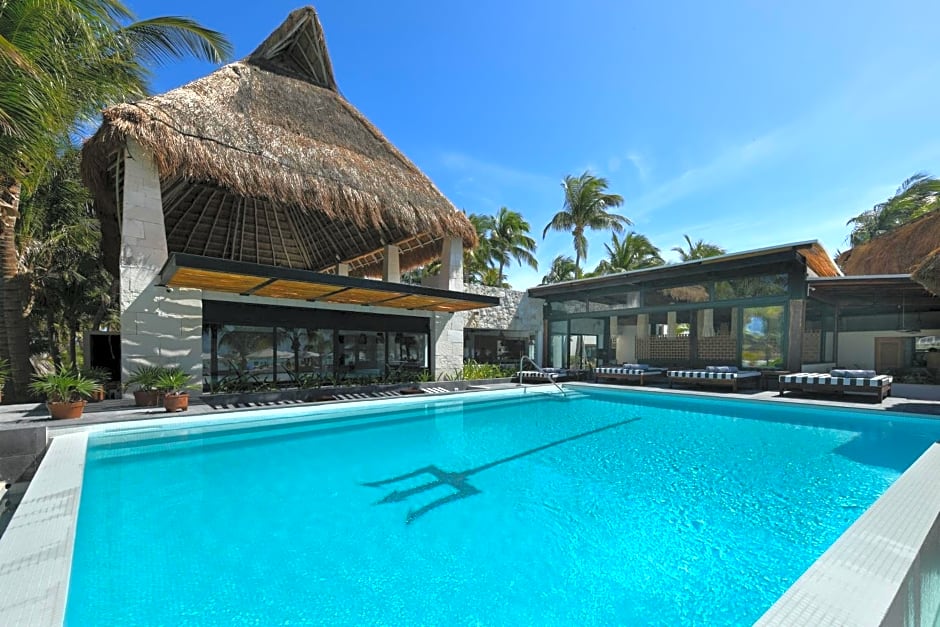 Casa del Jaguar Beach Hotel
