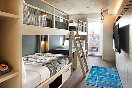 Double Bunk with 4 Twins, Guest room, 4 Twin bunk