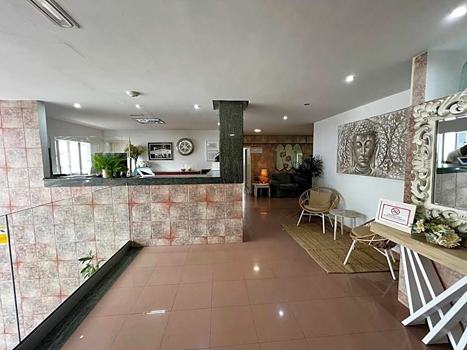 Hostal Residencia Cardona