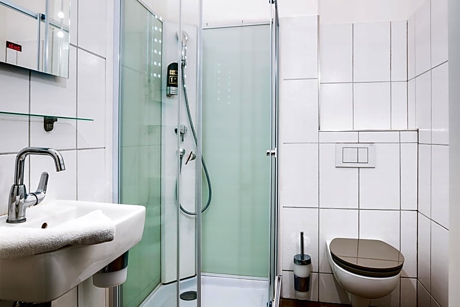 Hotel SleepInn Volkspark - Adult Only – Hamburg, VA