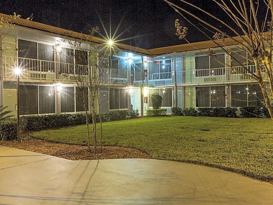 Howard Johnson Maingate Resort