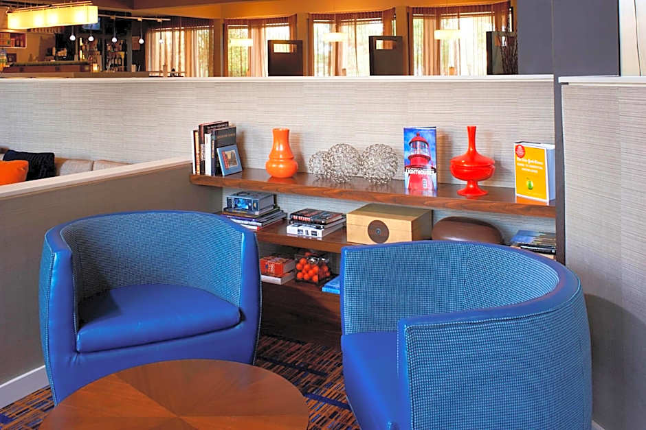 Courtyard by Marriott Chicago Deerfield