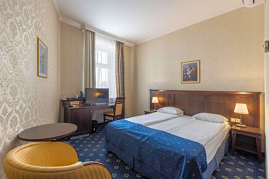 RIXWELL GERTRUDE HOTEL