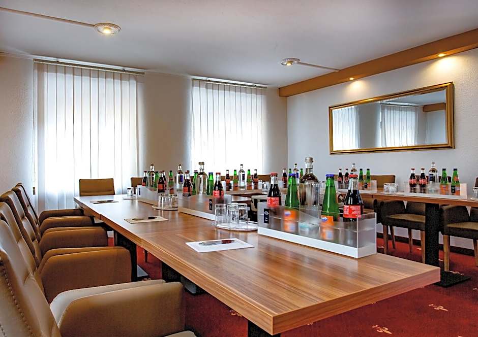 Tiptop Hotel Burgschmiet Garni