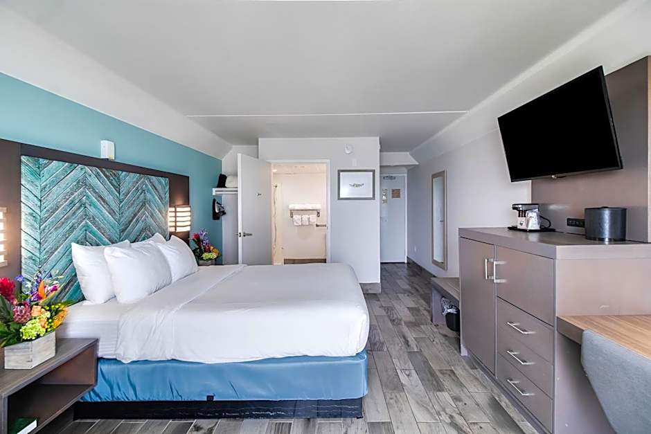 Crystal Coast Oceanfront Hotel