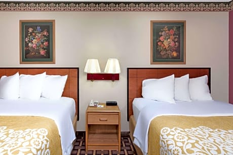 2 Double Beds Non-Smoking