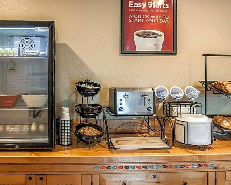 Econo Lodge Inn & Suites Santa Fe