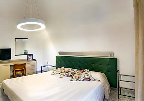 Classic Queen Room - Non-Smoking