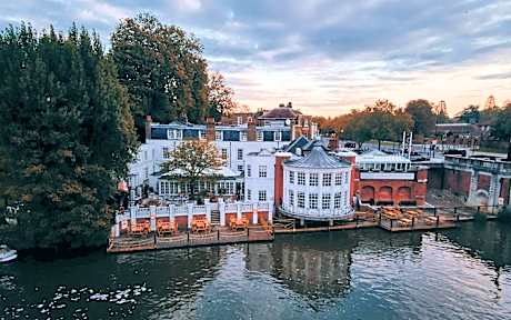 The Mitre, Hampton Court