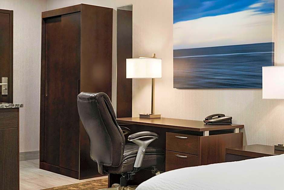 Days Inn by Wyndham Wainwright