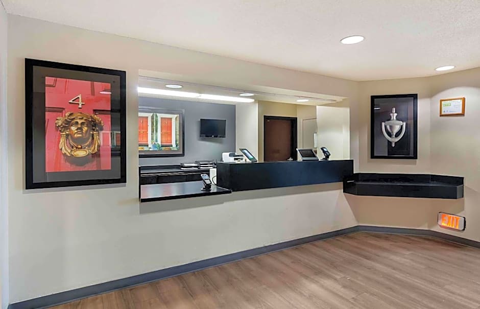 Extended Stay America Suites - Kansas City - South