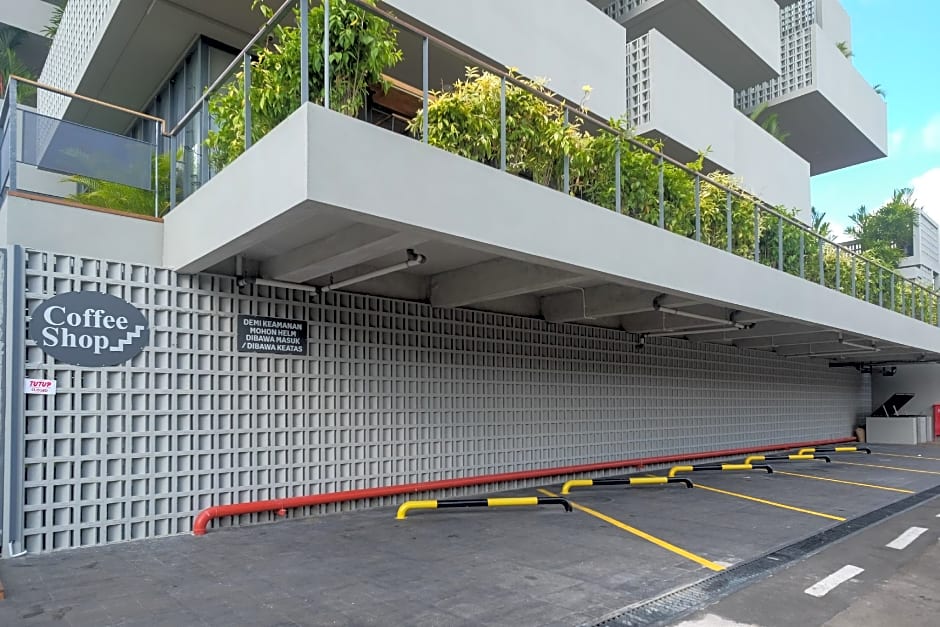 Sans Hotel RG Living Jogja by RedDoorz