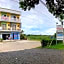 Jeanines Travellers Inn by RedDoorz