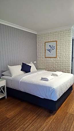 Queen Room 2